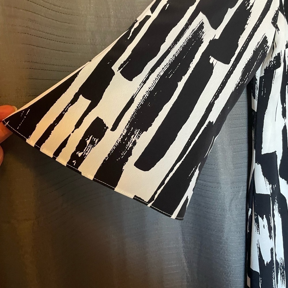 Tahari Arthur S Levine shift dress (belt not included) - Picture 3 of 6
